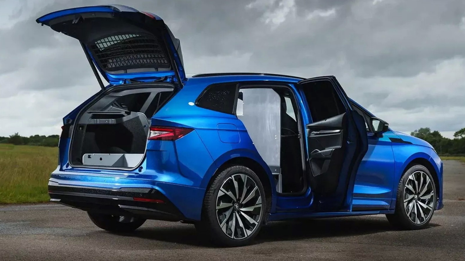 Το Skoda Enyaq έγινε ελαφρύ επαγγελματικό αλλά χωρίς να φαίνεται!